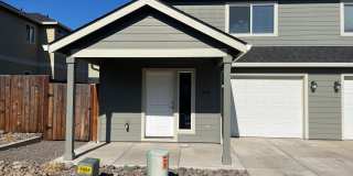 Stunning 3 Bedroom 2.5 Bath Townhome Located in The Friendly Town of Talent Gallery 1
