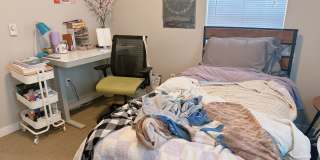 Spacious 3 & 4 Bedroom Apartments Near WWU + Downtown Gallery 44