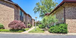 311 MAPLE AVE W #C Gallery 43