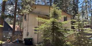 Large 4 bedroom cabin with fireplace Gallery 1