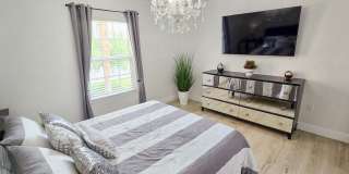 5447 Vineland Road Gallery 11