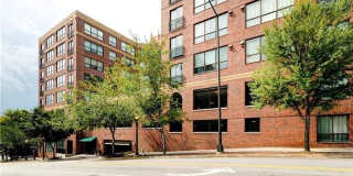 Spacious, beautiful loft with separate bedroom and office for rent in Downtown Atlanta Gallery 3