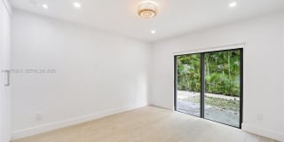 555 NE 52nd Ter Gallery 26