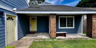 Charming single family home on peaceful canal Gallery 4