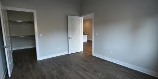 3833 N Broadway Gallery 193