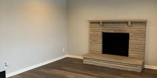 4 Bedroom with a Huge Fenced Back Yard! Gallery 4