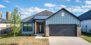 AVAILABLE NOW – Spacious 3 Bed, 2 Bath Home in Desirable Edmond Neighborhood Gallery 1