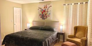 Room in 3 Bedroom Home at Tom Hunter Dr Gallery 36