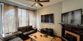 Huge 3 bed 2.5 bath - Southside flats, laundry, central air, private yard, off street parking Gallery 1
