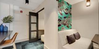 Metropolitan at The Riverwalk Gallery 16
