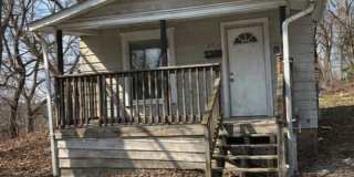 Truly Updated 2-Bedroom Rental Near North Akron Conveniences Gallery 1