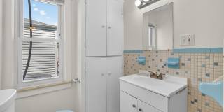 $1450 4 Bedrooms Gallery 25