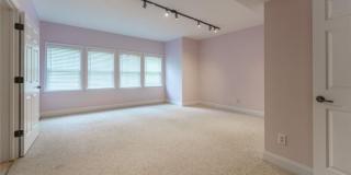 214 Chandler Walk Gallery 31