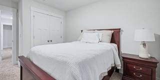 2946 Overcup St Gallery 16