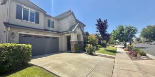 Charming 4 Bedroom Home in Springlake Gallery 53