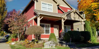 Beautiful 3 bed/2.5 bath Lacey Home with JBLM Access! Gallery 1