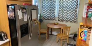 Charming 4 Bedroom-No Broker Fee Gallery 5
