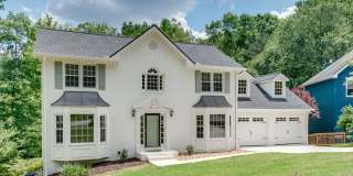 Gorgeous Fully Restored 4/2.5 w/ Finished Basement & Amazing Backyard! Gallery 1