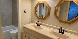 2Bd/1.5Ba Townhouse located on the Germantown/Memphis Line! Gallery 7