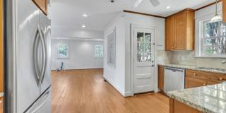 Beautifully maintained and move-in ready 4BR home with a basement Gallery 44