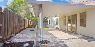 1732 Bamboo Street Gallery 29