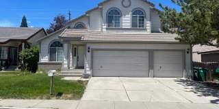 Lakeside area 3 bedroom, 2.5 bath home Gallery 1