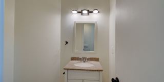 3 Bedroom/2.5 bathroom townhouse centrally located Oak Harbor Gallery 18