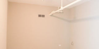 1342 West Foster Gallery 4