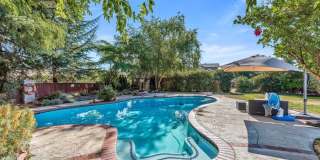 400 Clay Street Gallery 1