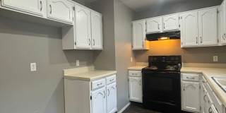 Beautiful 2 bedroom 1 bath 1 car garage Gallery 4