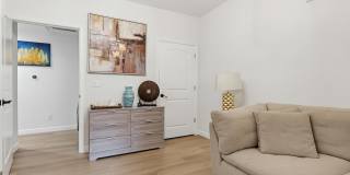 5132 West Maplewood Avenue, #202 Gallery 10