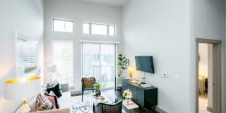 Met on 7th Gallery 28