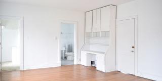 721 E. Armour Gallery 18