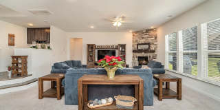 Beautiful 5-Bedroom Home in Brixworth Neighborhood with 2 Community Swimming Pools & Walking Trails Gallery 18