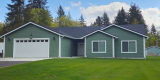 Spacious 4-bedroom Retreat Gallery 1