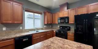 Modern updated 5 BD / 3 BA with Double Car Garage in Oregon City! Modern updated 5 BD / 3 BA with Double Car Garage in Oregon City! Gallery 15
