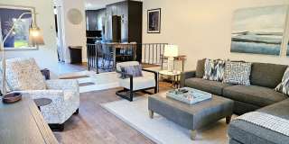 Seasonal Short-Term Venice Island Townhouse Steps from Venice Beach! Gallery 17