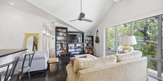 261 S Limestone Gallery 12