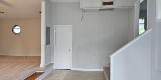 Beautiful renovated 3 bed, 1.5 bath unfurnished home located in Hampstead Gallery 5