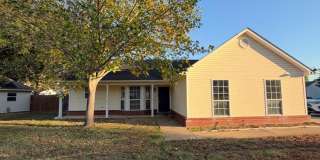 3 Bed 2 Bath House with 2 Car Garage.  Gas Heat & Hot Water. Gallery 1