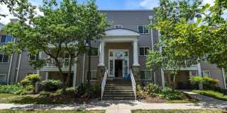 Everyday conveniences are all just moments away, offering the perfect balance of comfort, convenience, and vibrant neighborhood living. Gallery 35