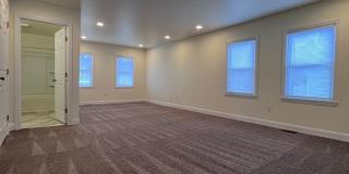 Updated 5BR 3bath house with off street parking! Gallery 28