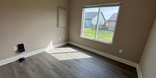 2714/2716 Greenleaf Gallery 12