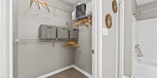 Avana Lexington Gallery 19