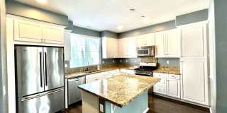 Beautiful 4 Bedroom Condominium with Attached Garage Located in Gated Community of Eastvale Beautiful 4 Bedroom Condominium with Attached Garage Located in Gated Community of Eastvale Gallery 4