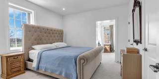 15 Russel Avenue Gallery 17