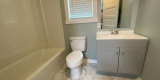 Large Brand New - One Bedroom (2 blocks from Historic Distr.) Gallery 3