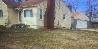 One Floor Living - 3 Bedrooms with 2-Car Garage One Floor Living - 3 Bedrooms with 2-Car Garage Gallery 3