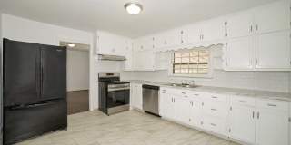 305 Hickory Avenue Southwest Gallery 1