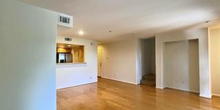 2 Bedroom Townhouse in Southwest San Jose with Garage Gallery 3